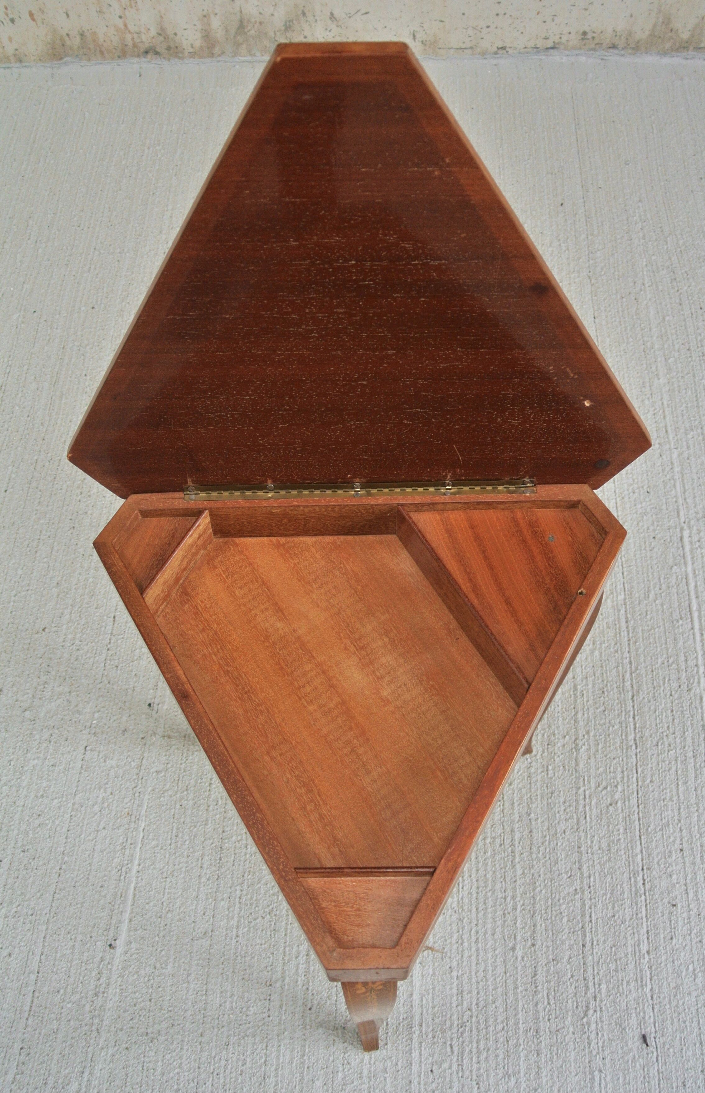 Musical coffee table of triangular shape, fruit wood, tray and feet with marquetry décor
