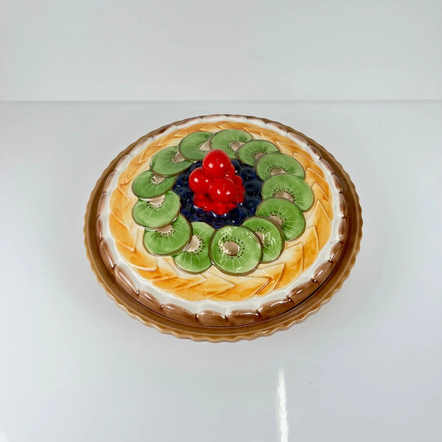 "Fruit tart" slipware dish