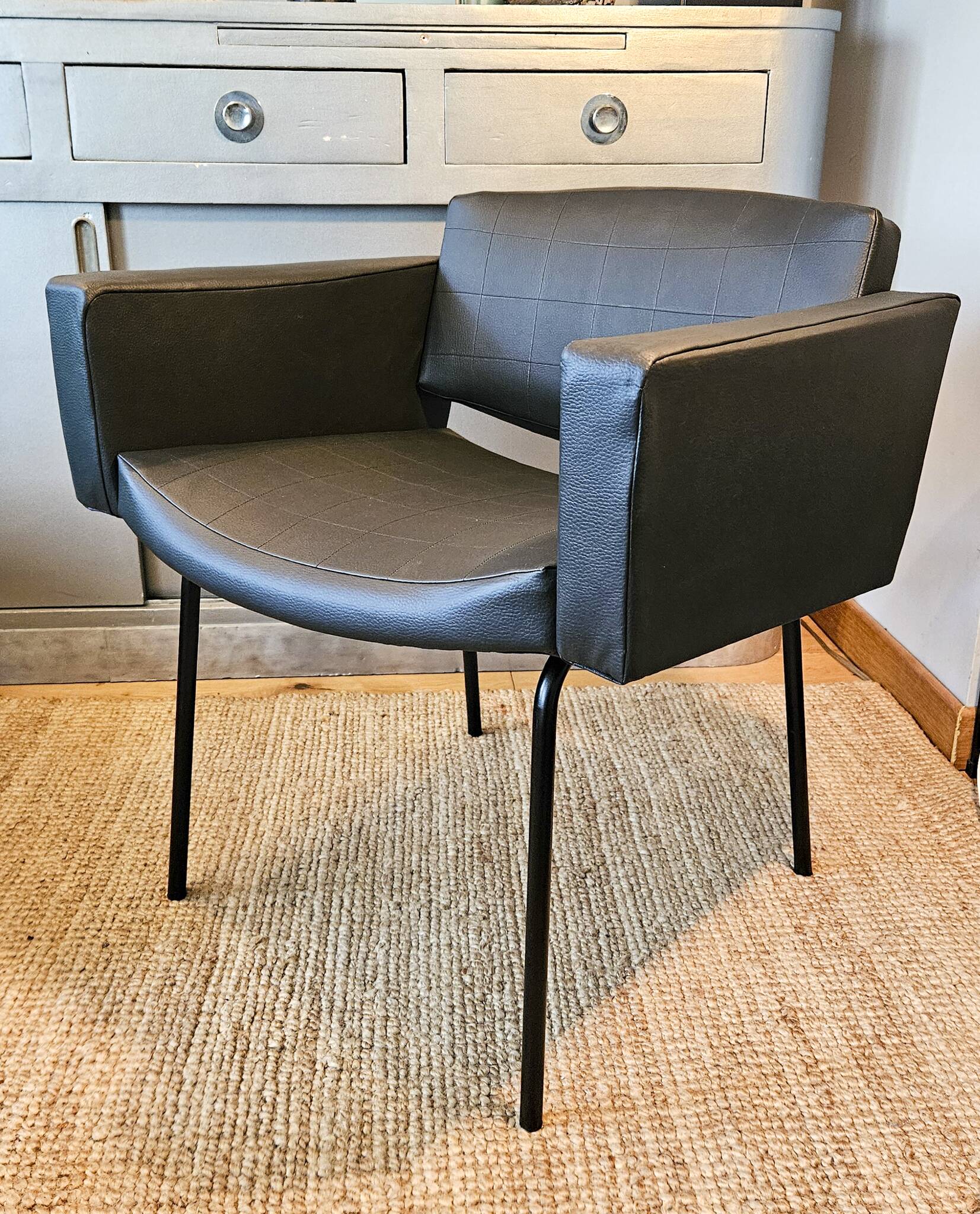Fauteuil « Conseil » de Pierre Guariche 1960