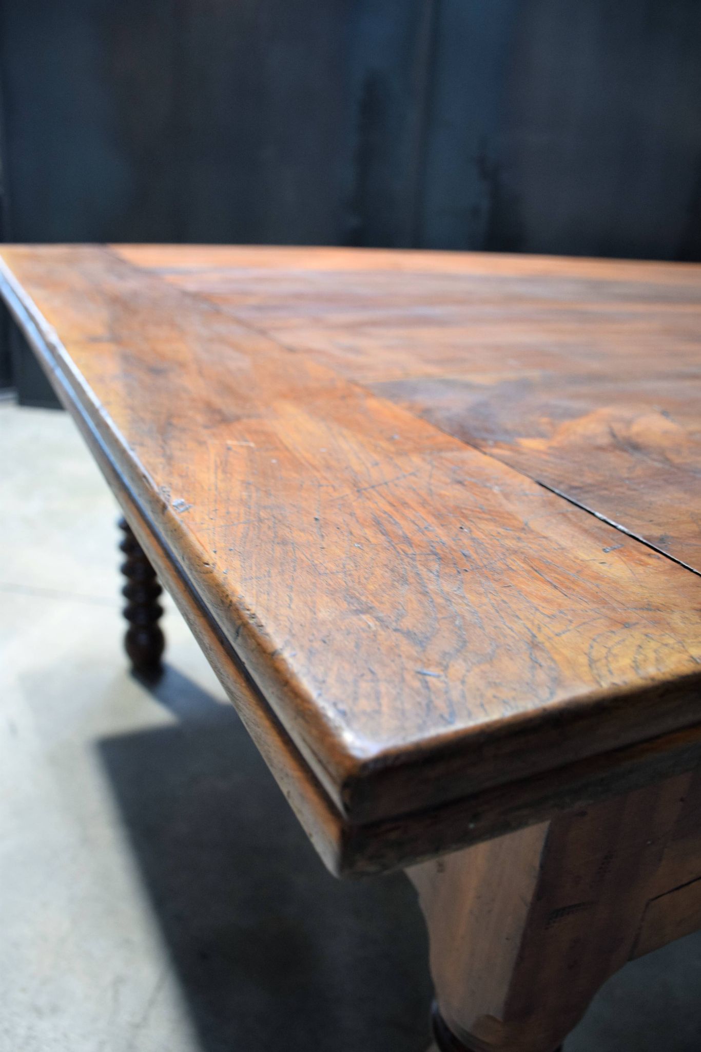Passementier table with wooden drawers Walnut - France Lyon 1880'