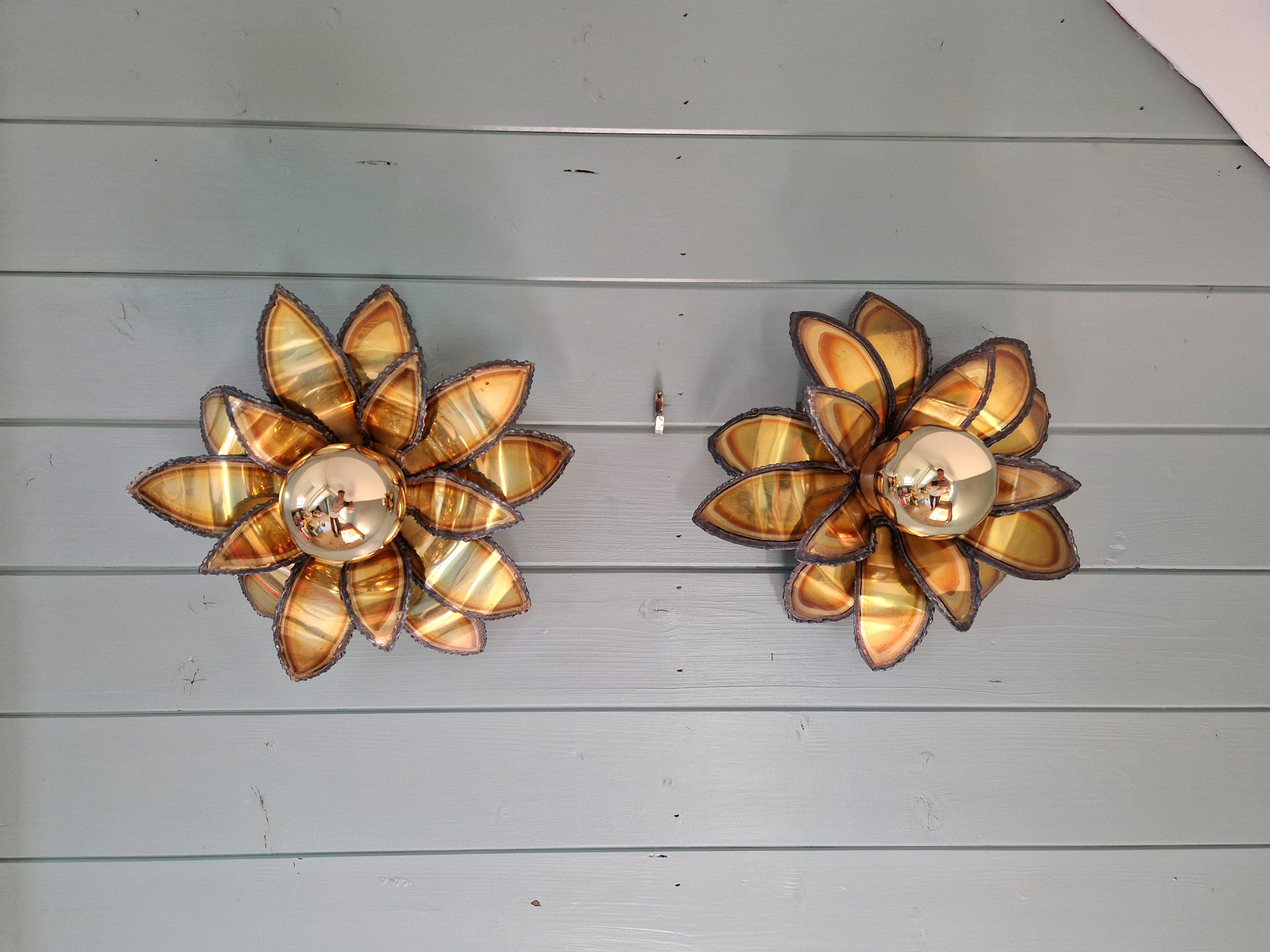 Pair of floral wall sconces in brass, Maison Jansen, 1970