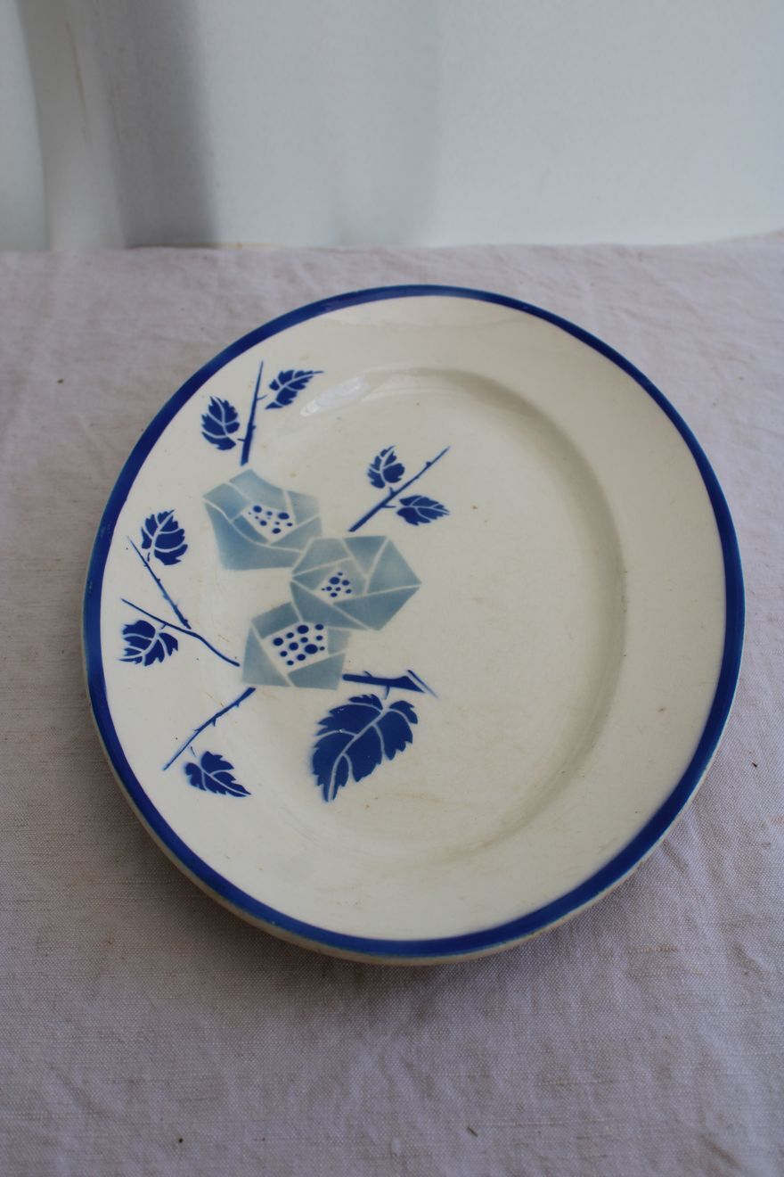Oval dish