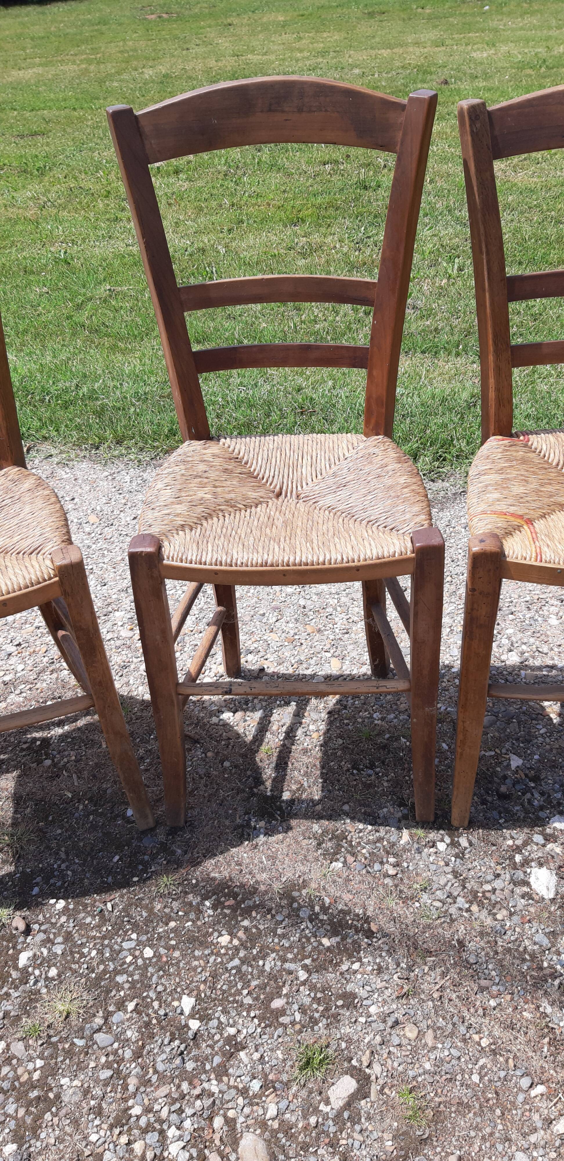 6 antique mulched chairs