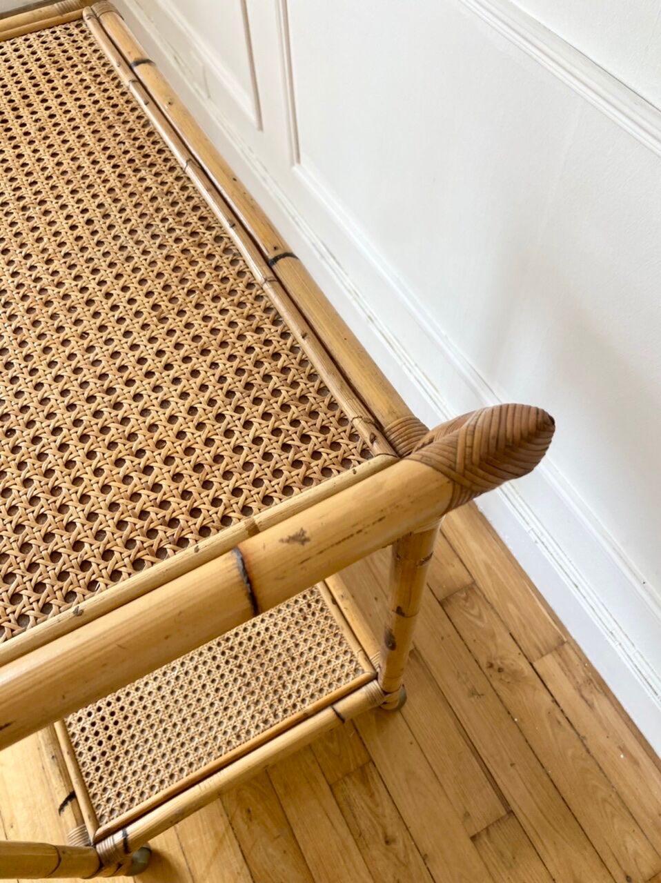 Vintage rattan service