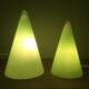 2 lampes coniques Teepee par SCE en verre vert