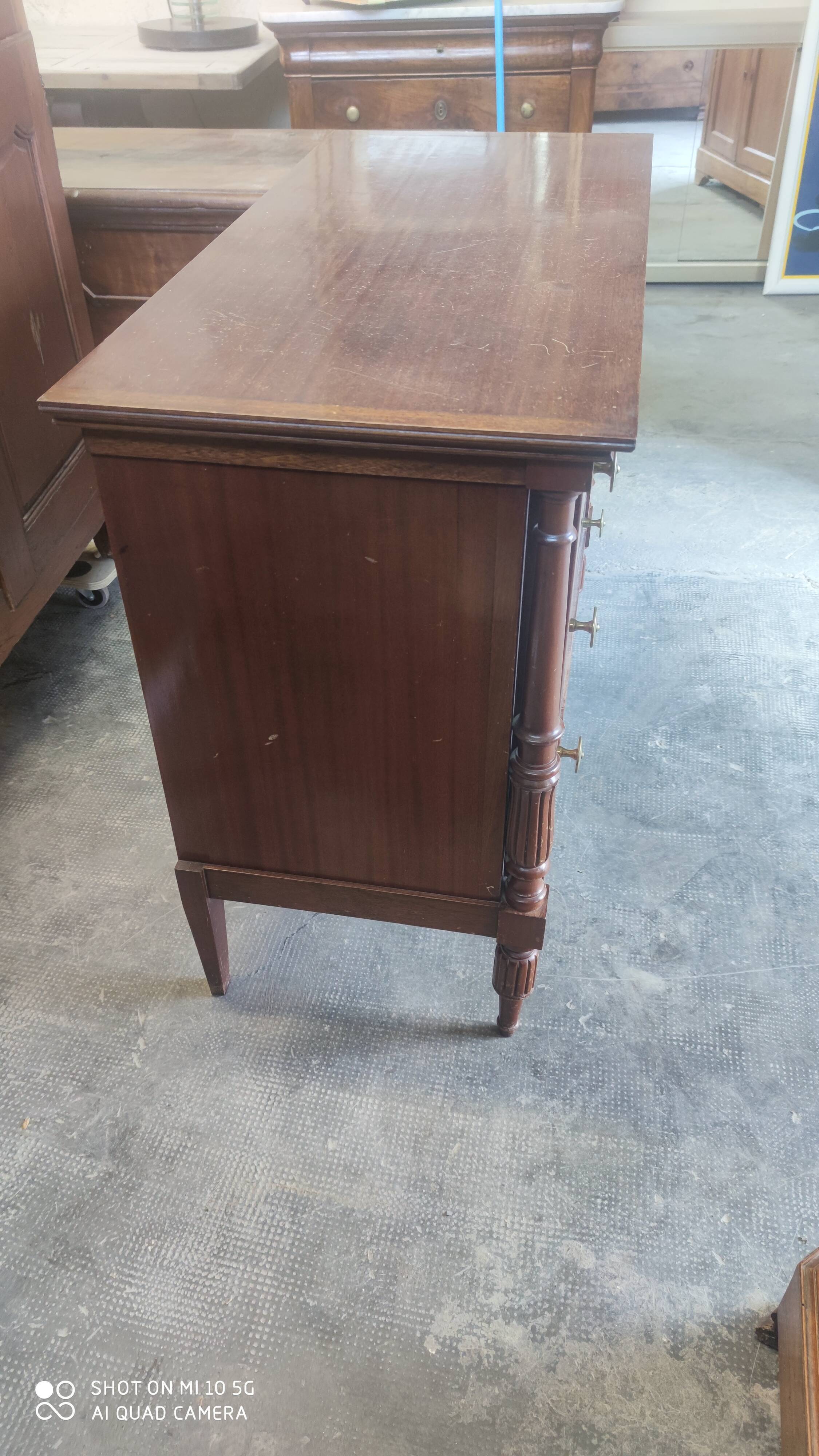 Mahogany chest of drawers with 3 drawers, circa 1940
