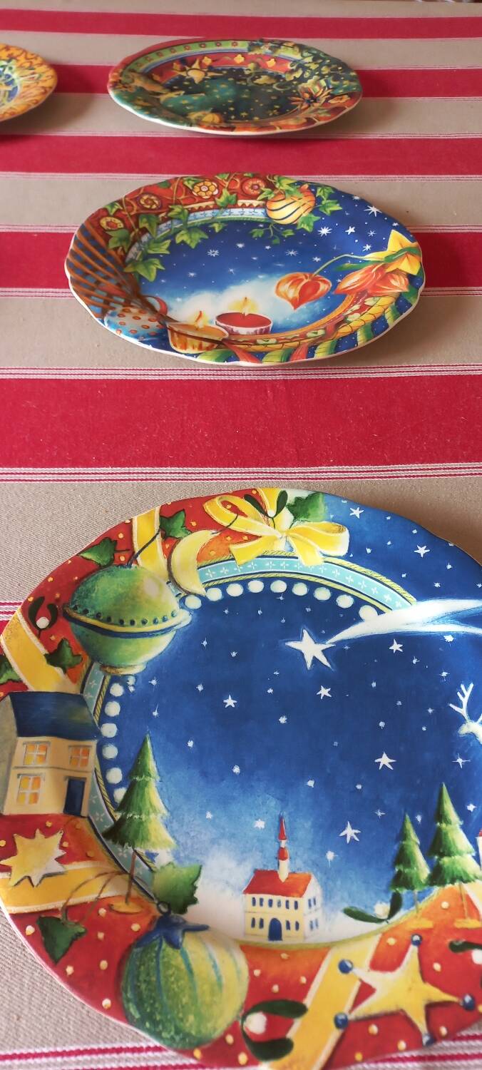 Set of 8 Gien Noël plates