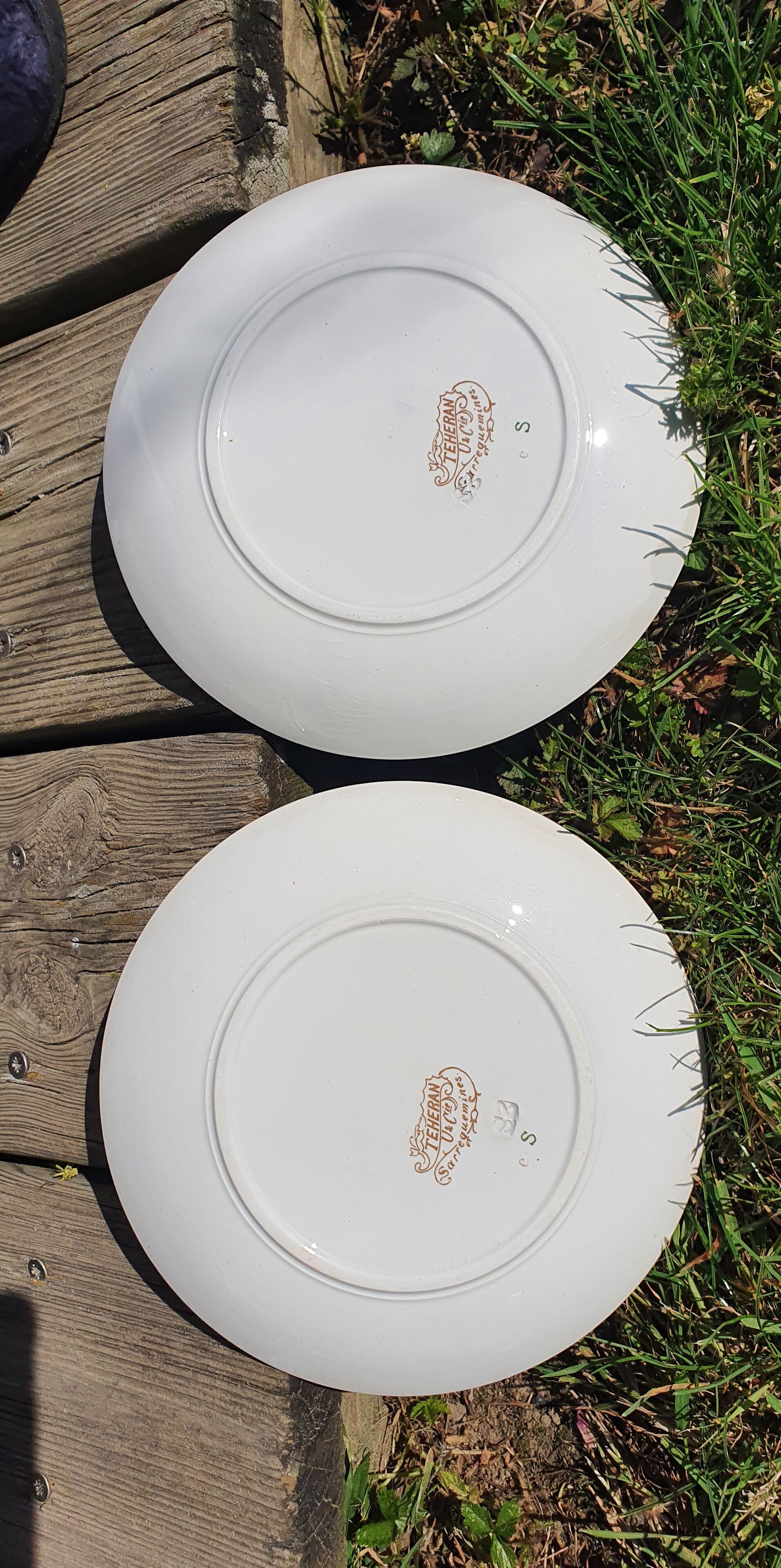 Earthenware dessert plates