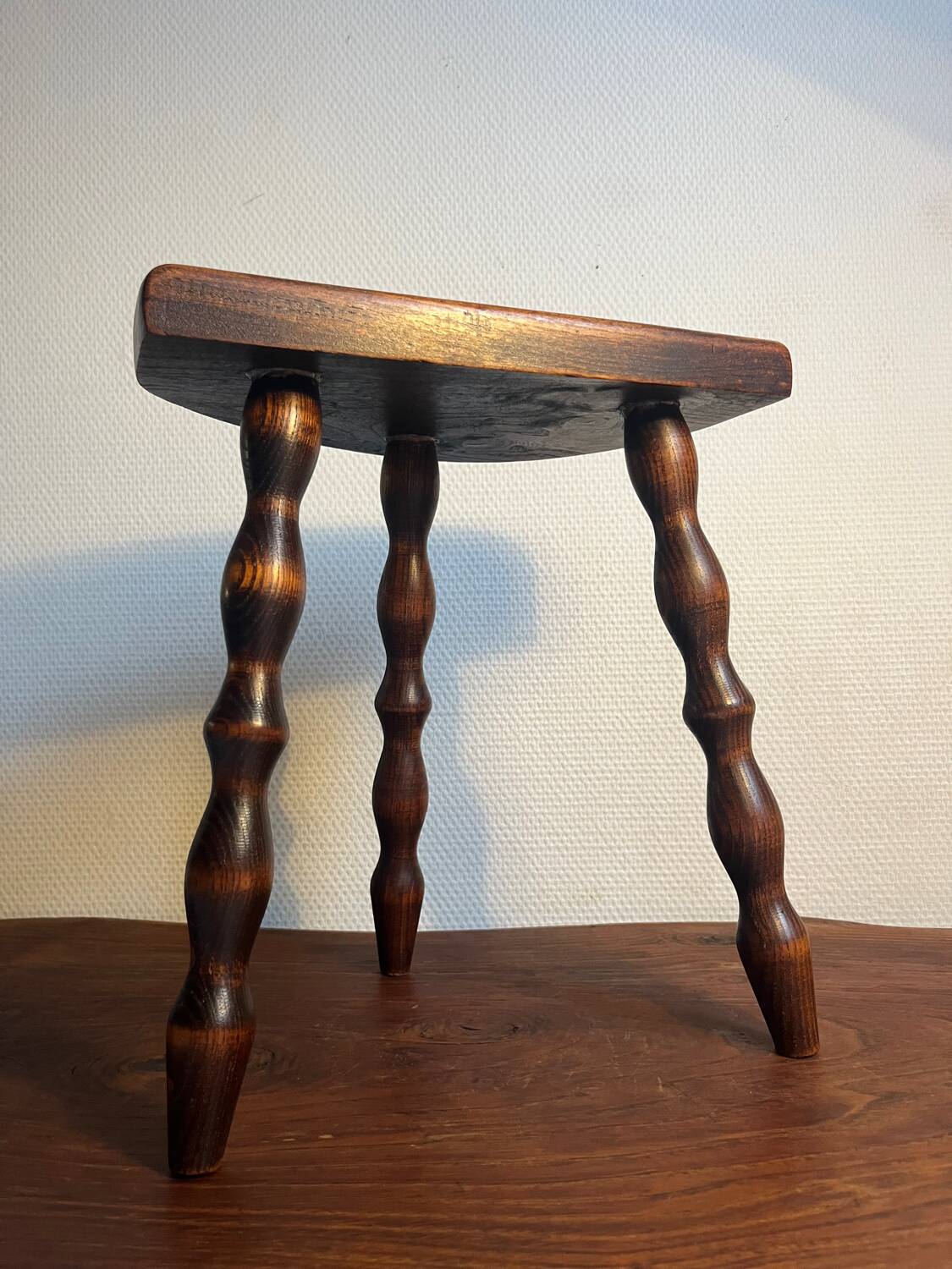Tabouret bois tripode