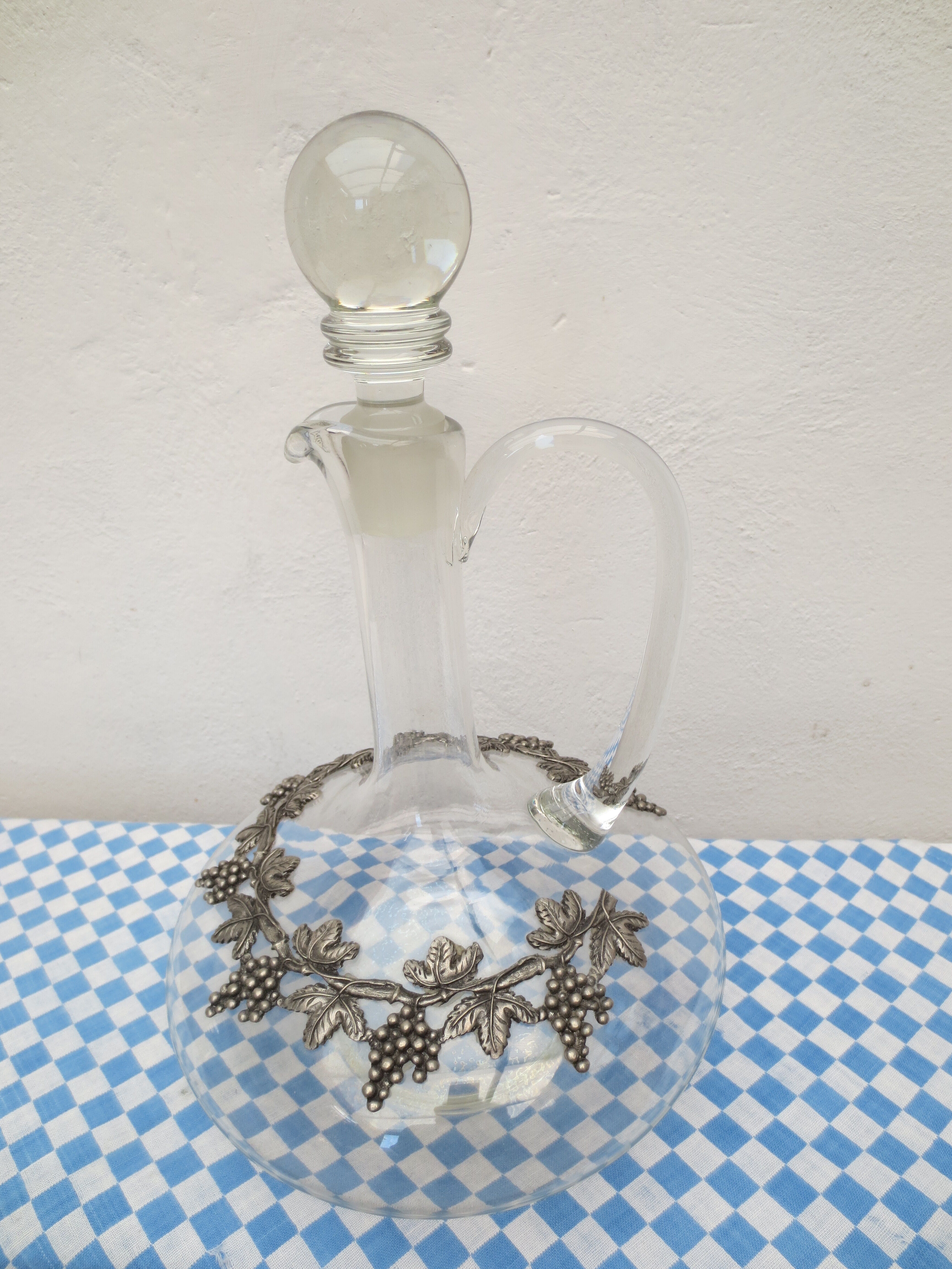 decanter, decorated with tin with cove