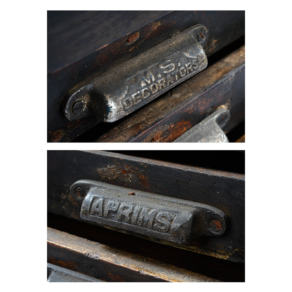 Meuble d'imprimeur à 17 tiroirs