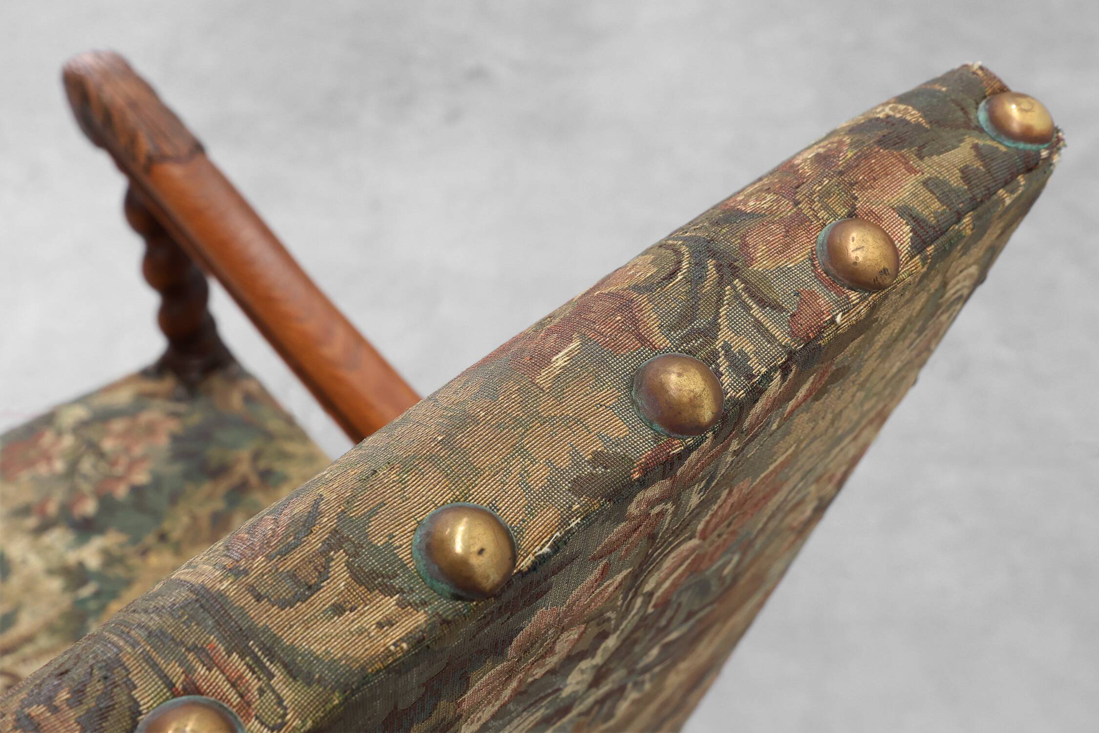 Antique armchair in walnut with tapestry upholstery, UK 17th century
