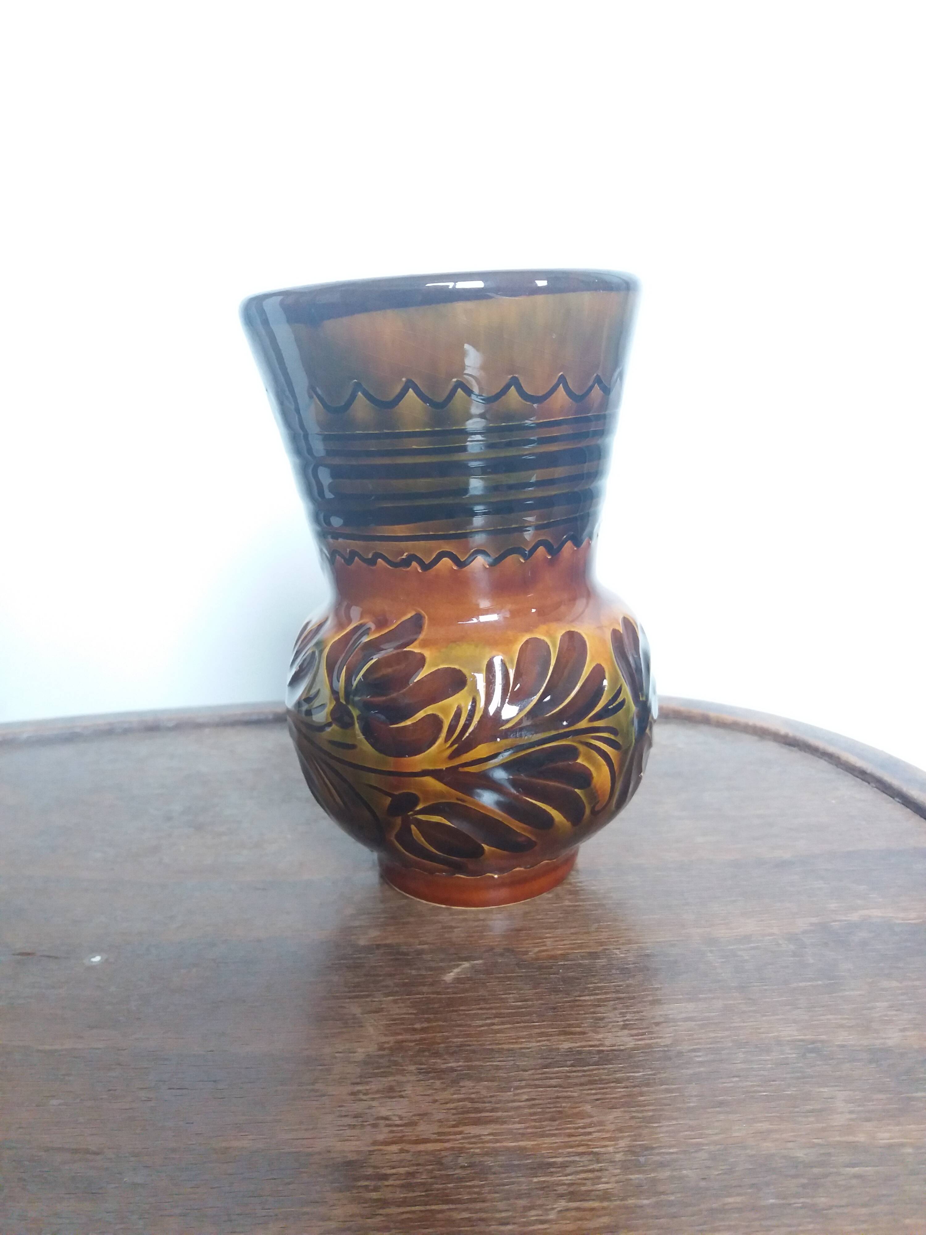 Vase signé hmv hongrie