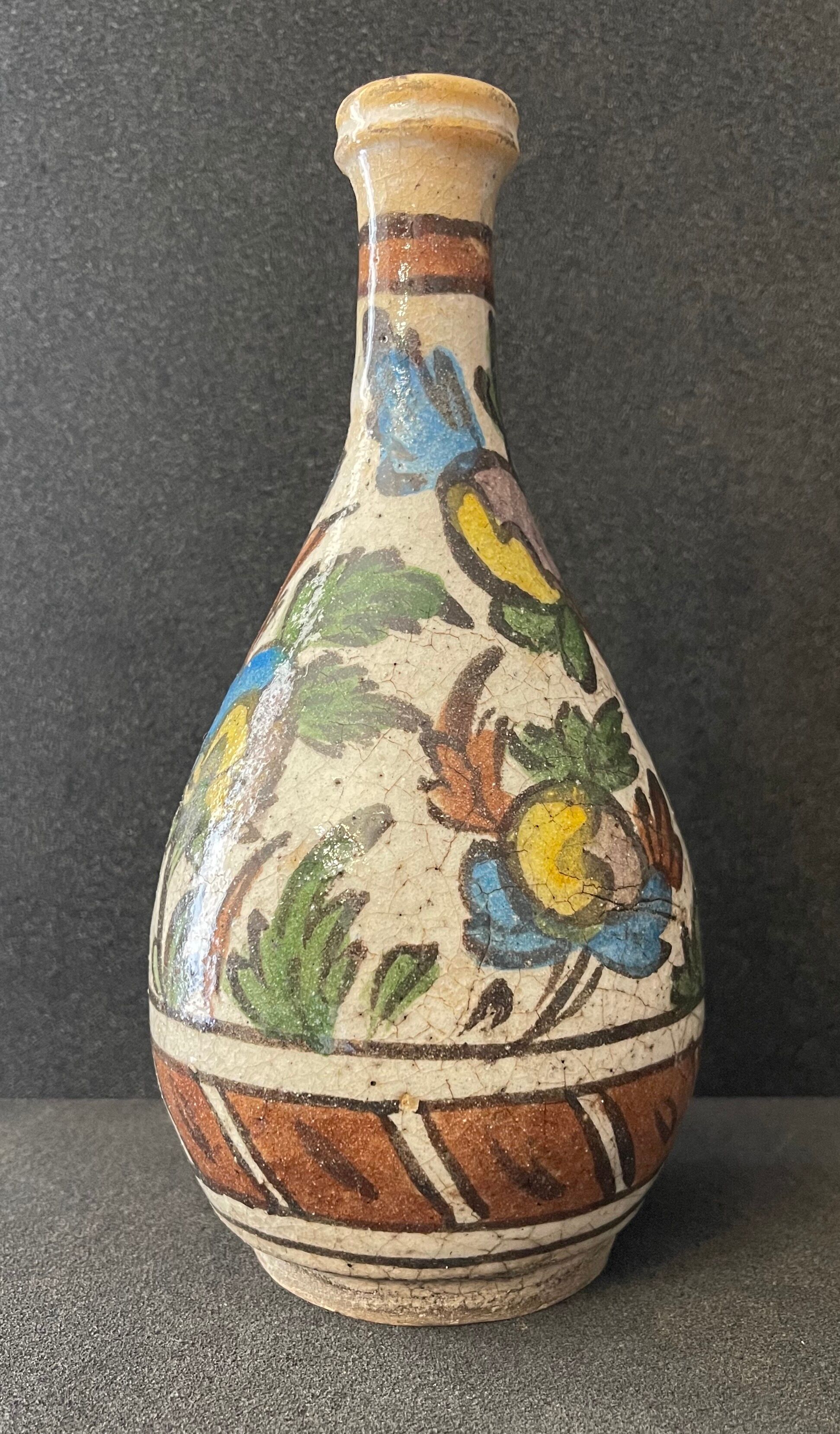 Bottle of Iznik Turkey in siliceous ceramic decoration under lead glaze nineteenth century