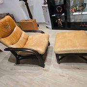 Vintage camel leather lounge chair with ottoman – wooden frame – 1970s