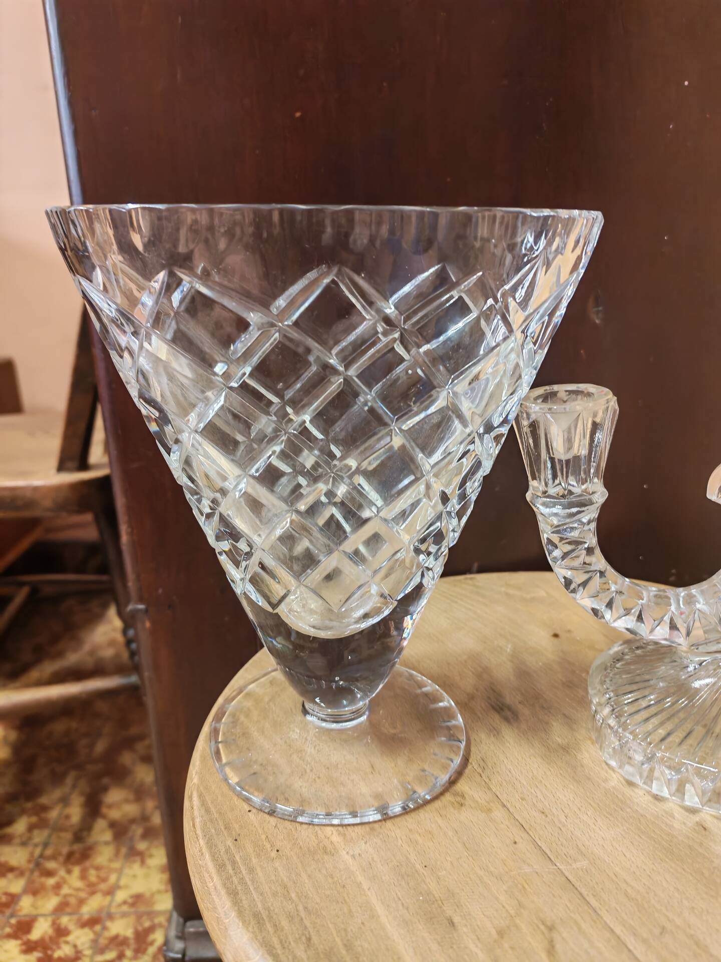 Candelabrum and fan vase in glass and crystal Art Deco style
