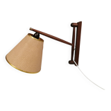Applique ancienne en teck avec détails en laiton, douille en bakélite et abat-jour d'origine