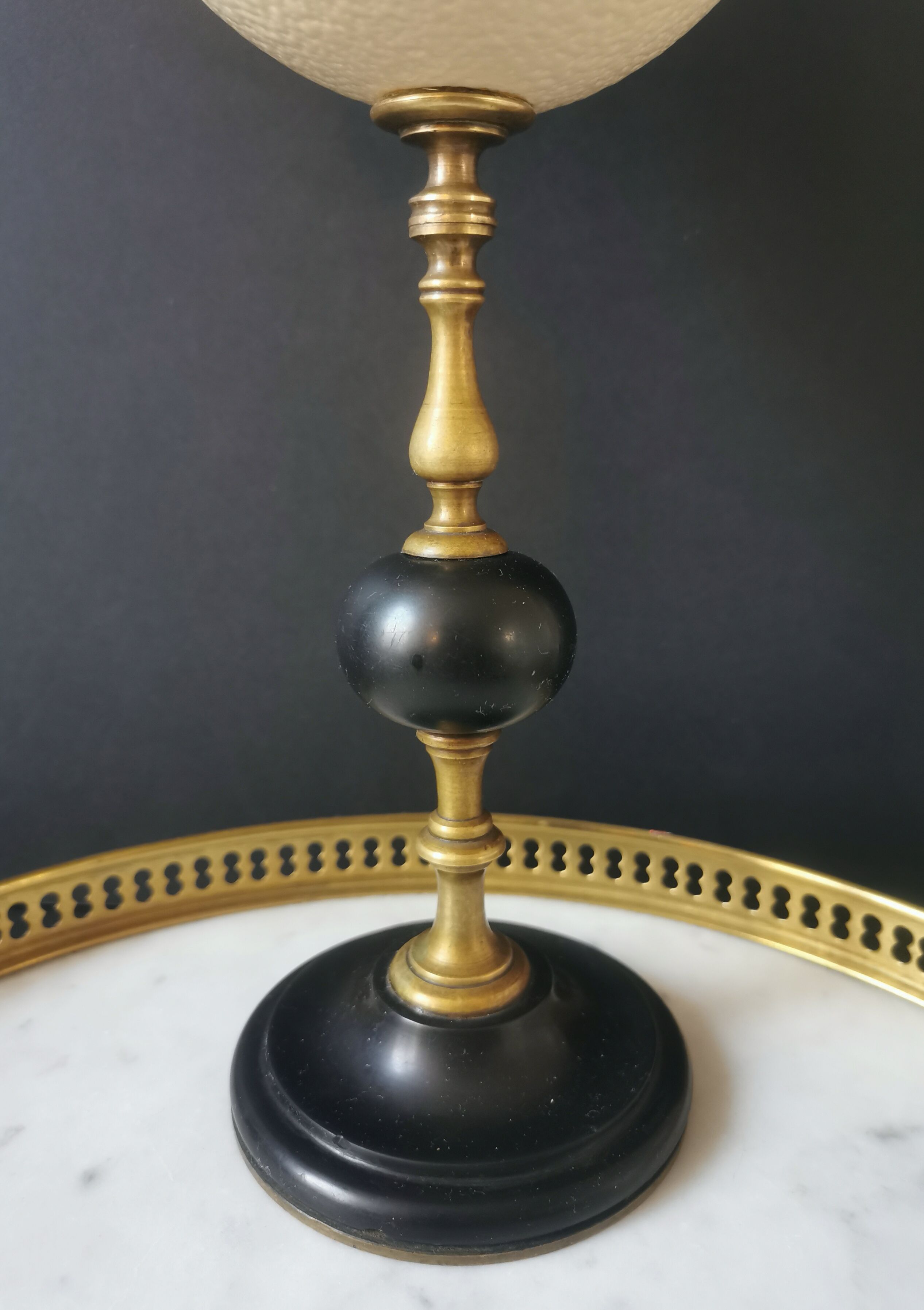 Oeuf d'Autruche, Socle en Bronze et Marbre Noir (Fin XIXè- Début XXè) H:32cm