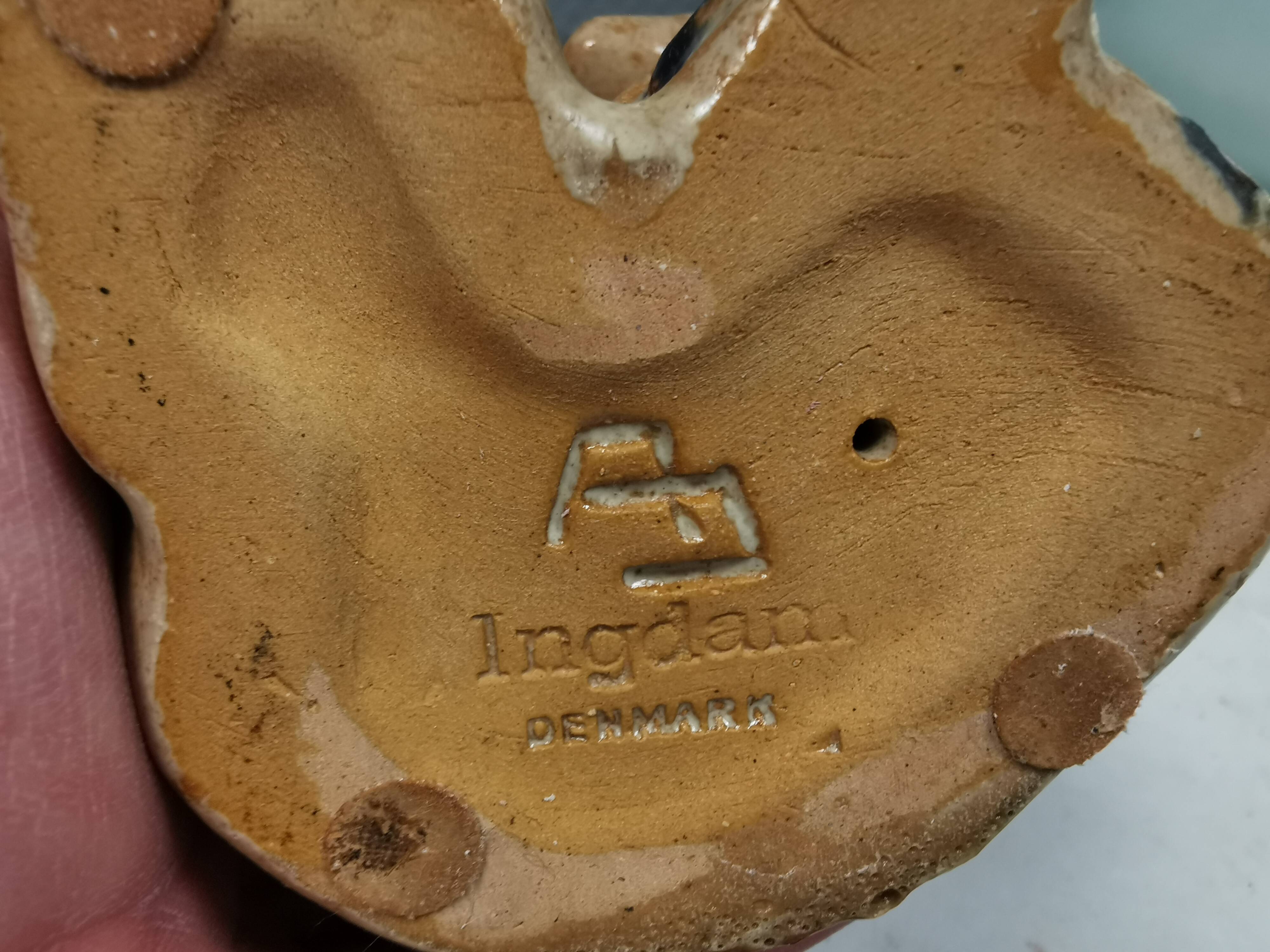 Beautiful ceramic bear by Arne Ingdam. Denmark, 1960s-70s.