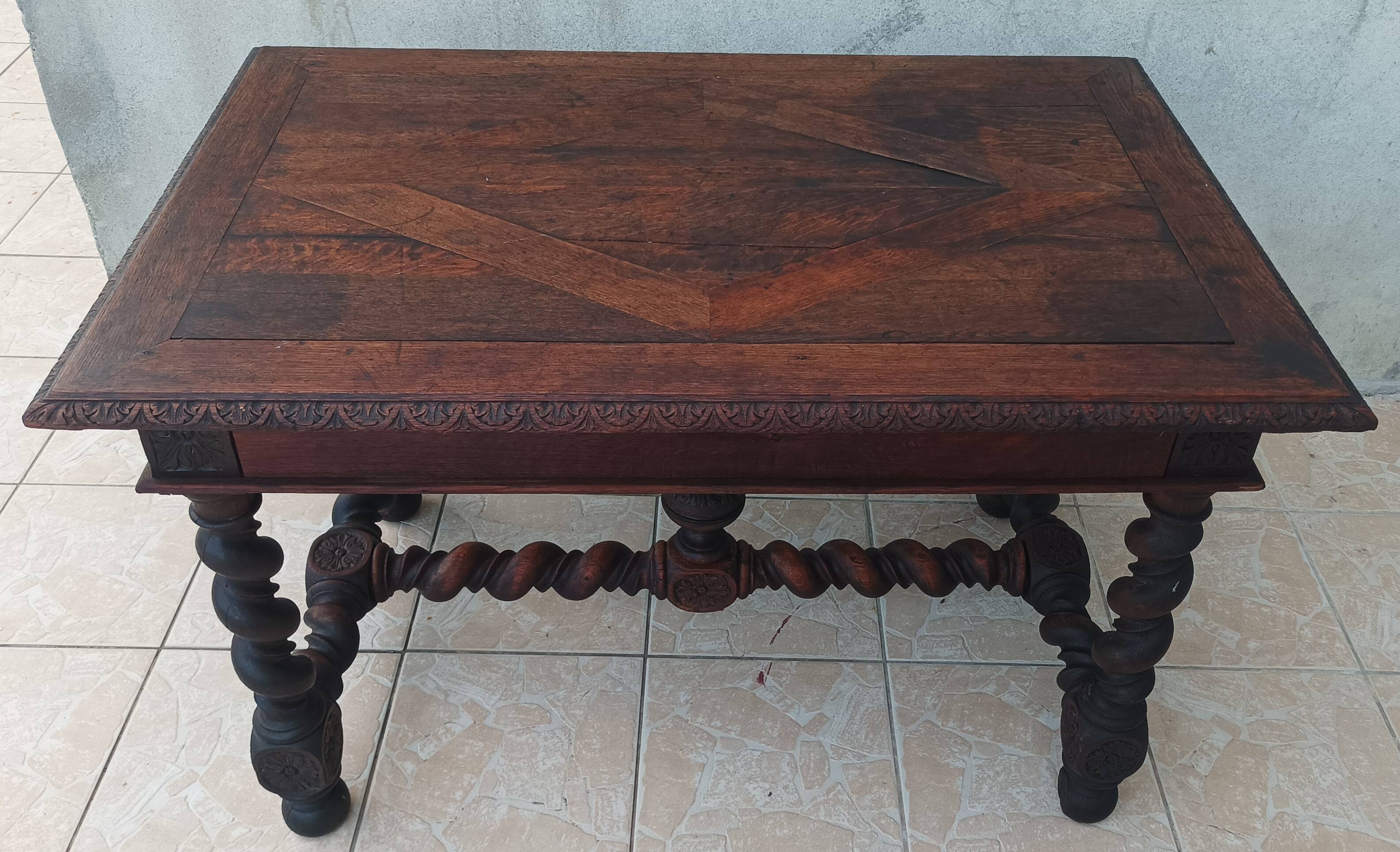 Bureau Louis XIII en chêne 19ème
