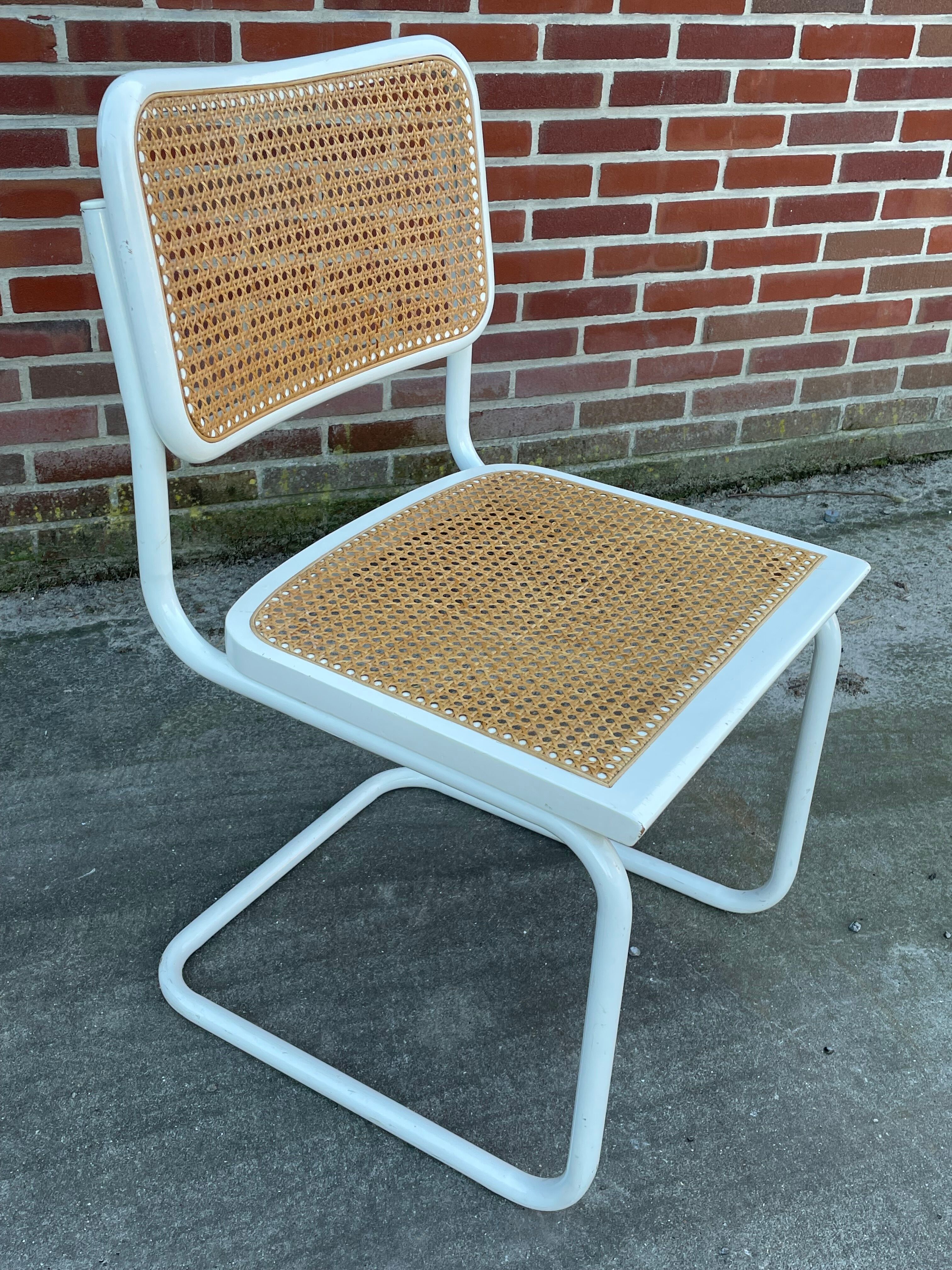 Set of 4 Cesca b32 model chairs in white