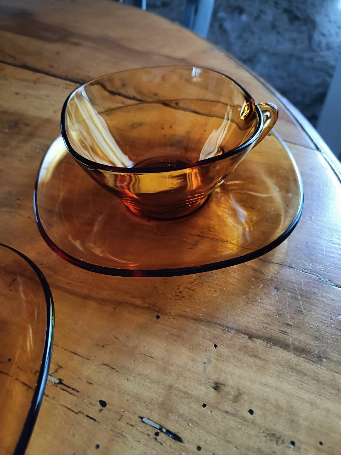 2 coffee cups and saucers Vereco