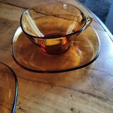 2 coffee cups and saucers Vereco