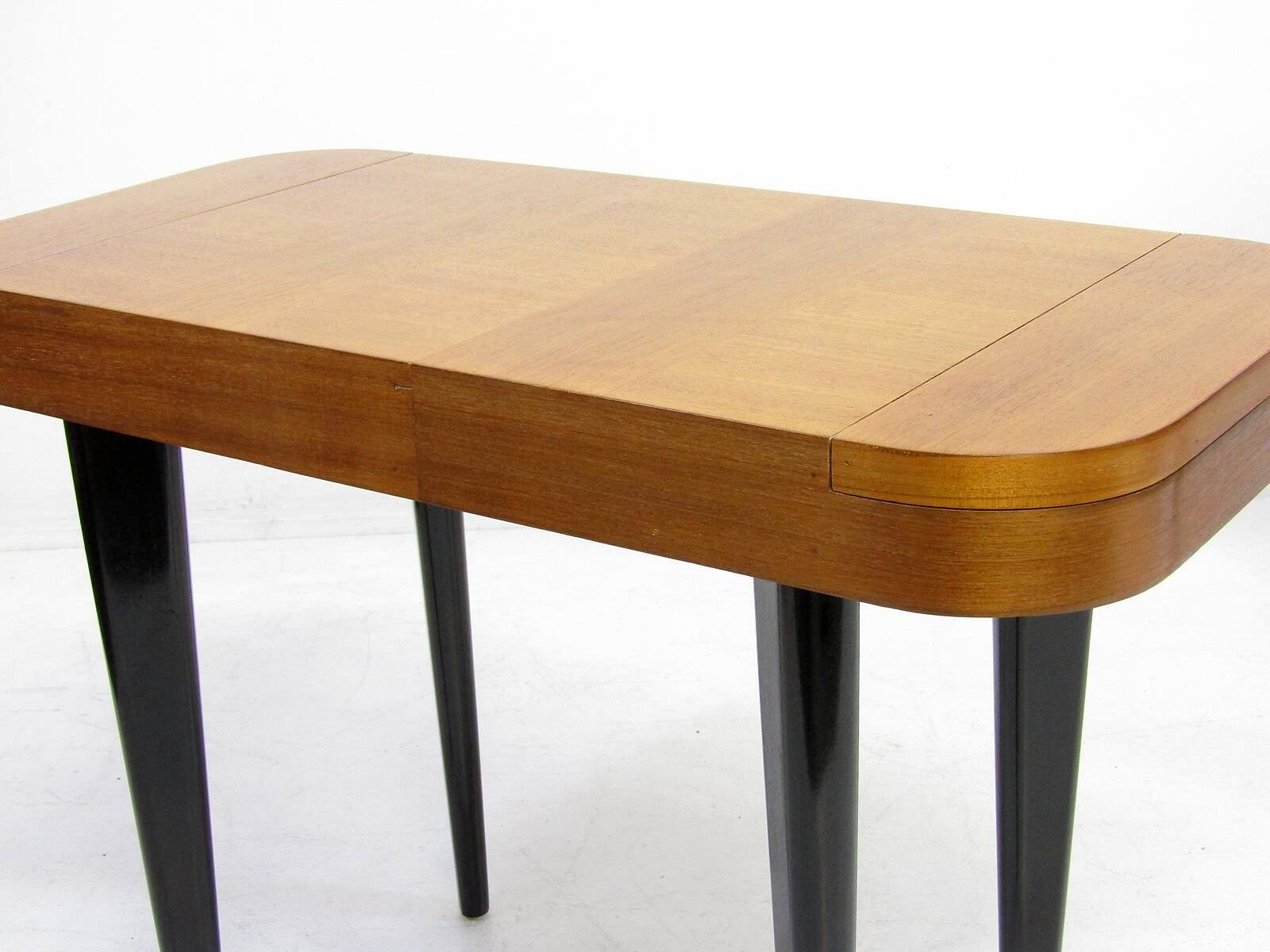 Two Paldao Line Art Deco End Tables By Gilbert Rohde For Herman Miller, C 1940