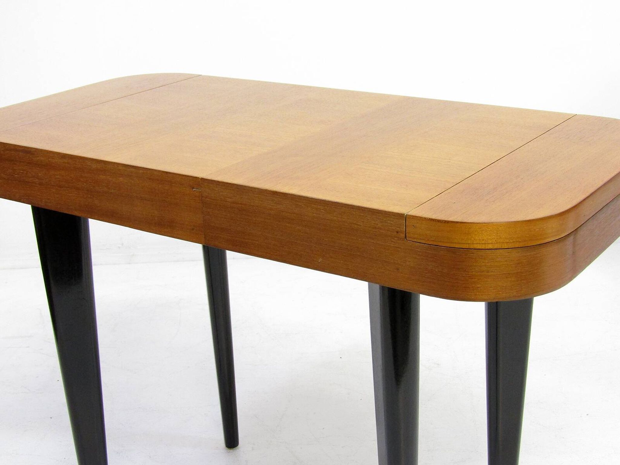 Two Paldao Line Art Deco End Tables By Gilbert Rohde For Herman Miller, C 1940