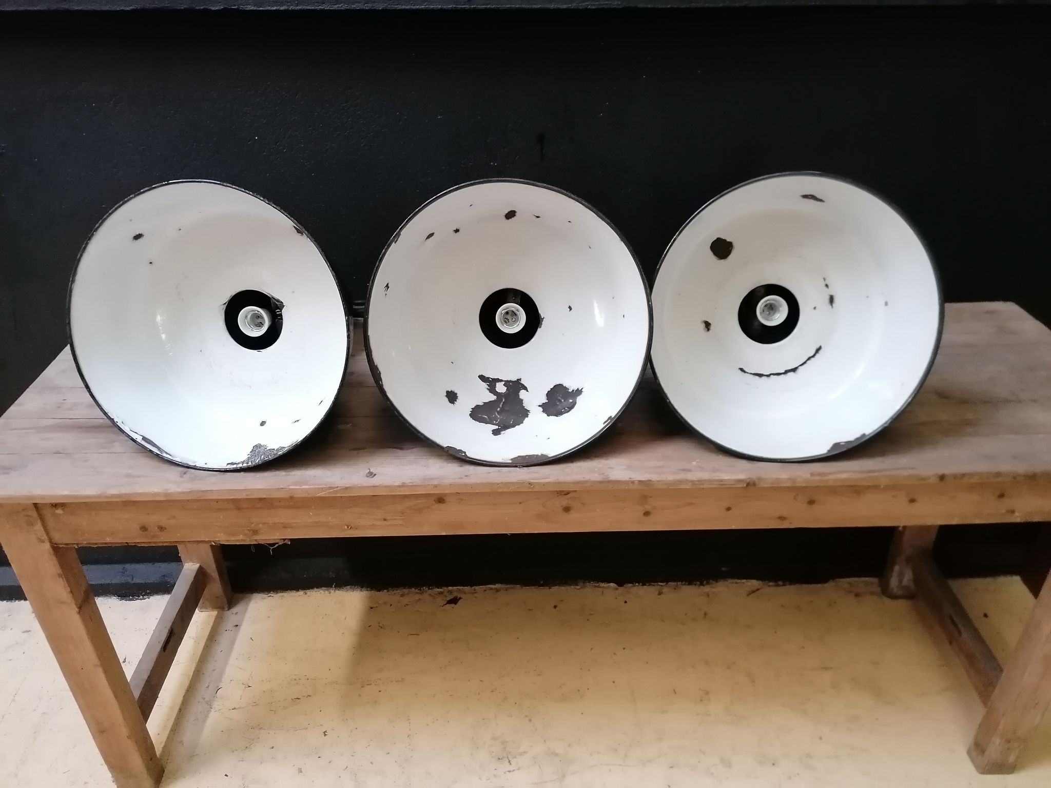 Industrial hanging lamps in enamelled metal, 50