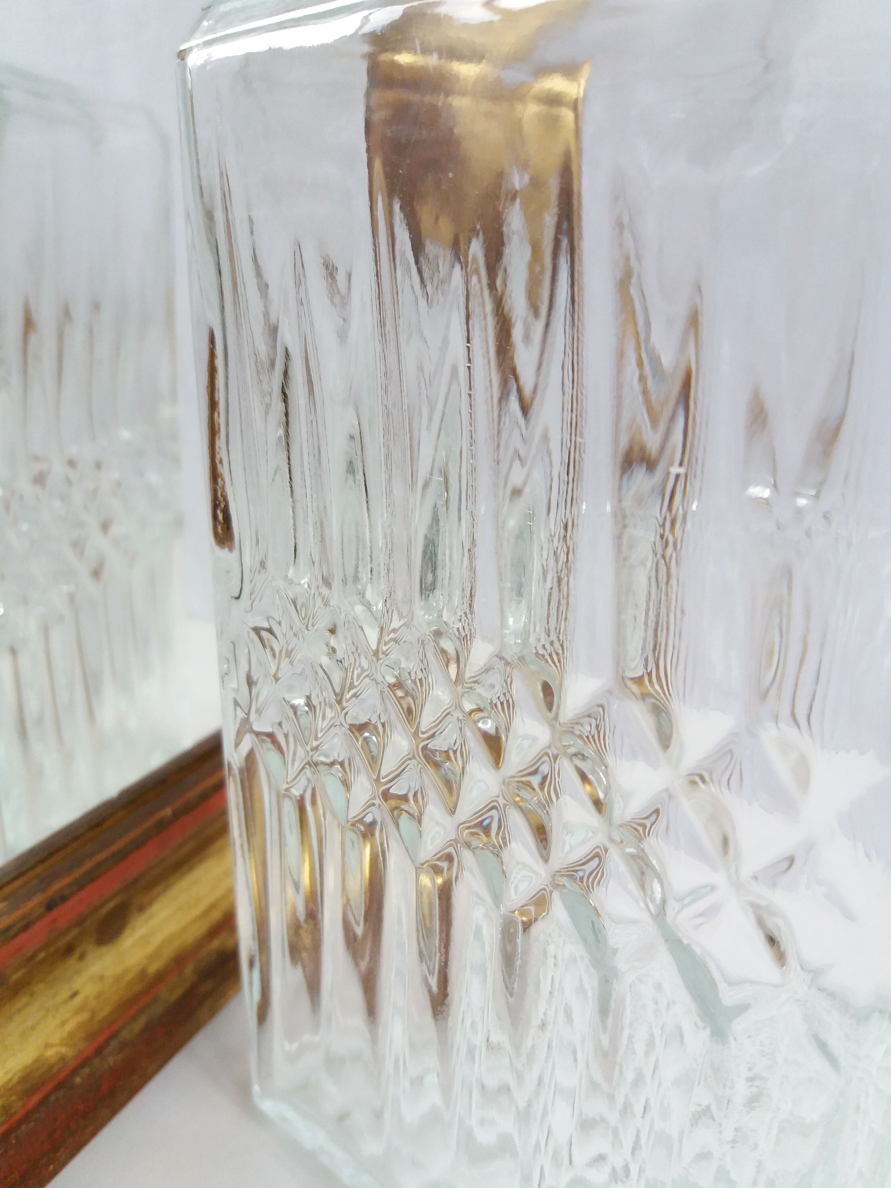 Carafe and whisky glasses service