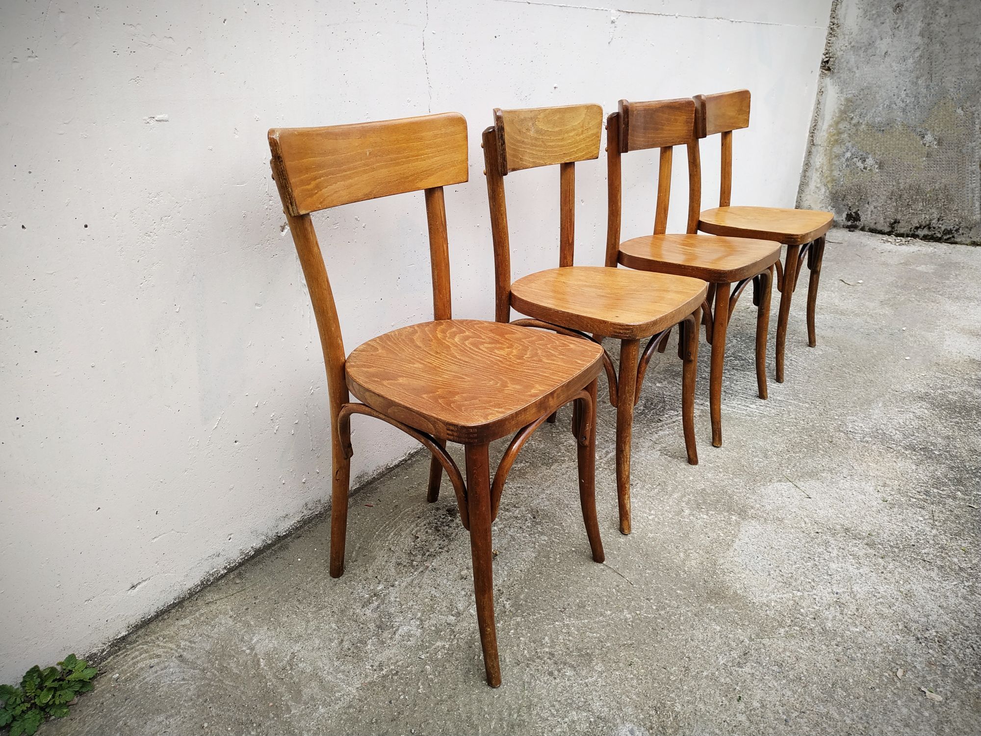 Série de quatre chaises Thonet
