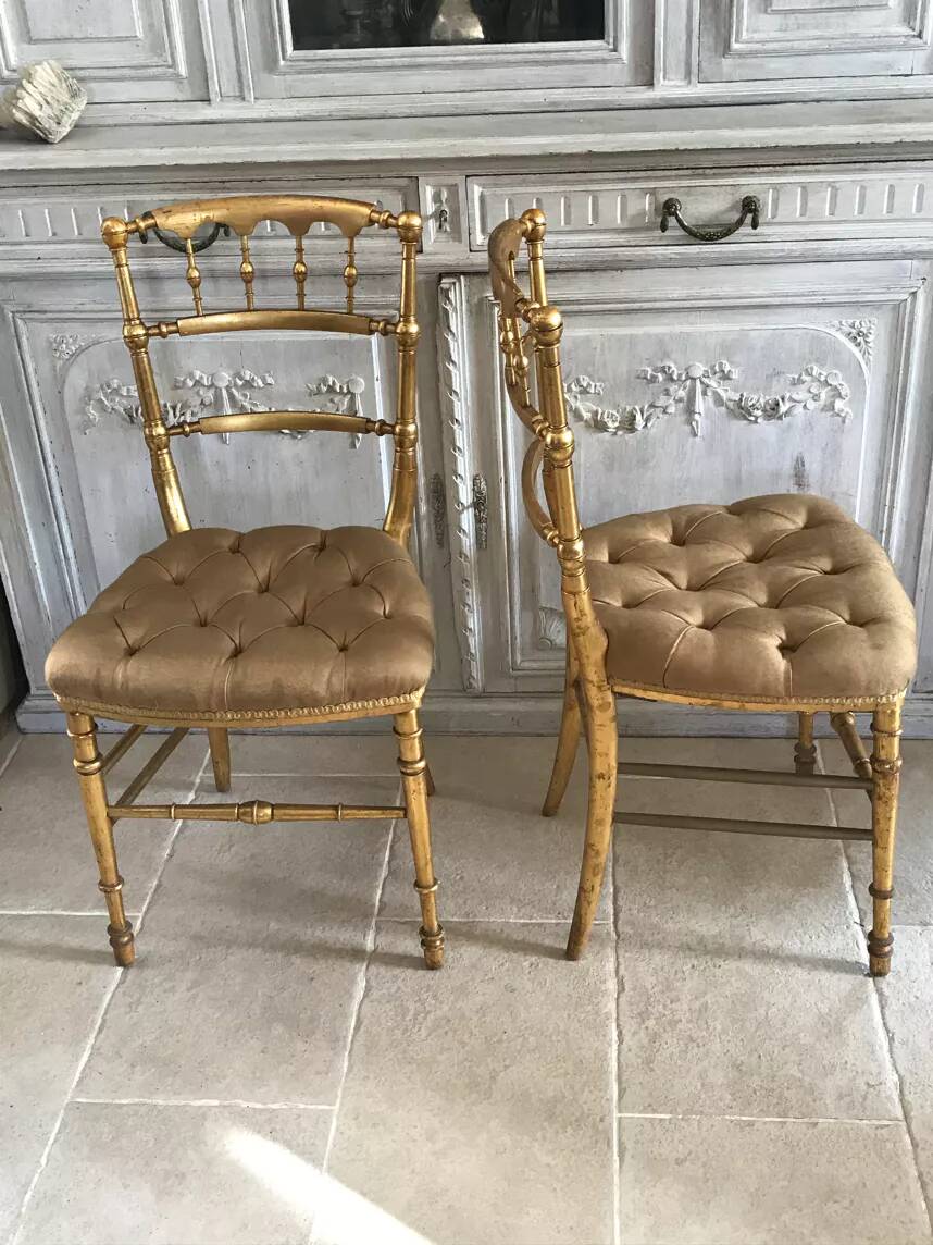 Old pair of theater chairs