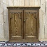 English buffet XIXth in pitch pine