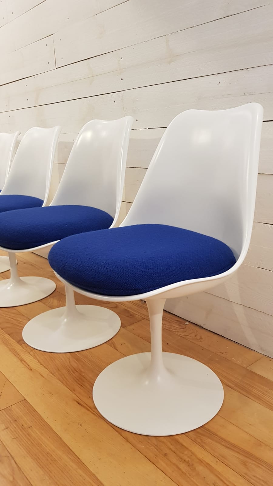 Chairs Tulip by Eero Saarinen for Knoll 1960