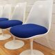 Chaises Tulip blanche par Eero Saarinen pour Knoll 1960