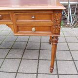 Napoleon III desk in Louis XVI style made of walnut from the late 19th century.