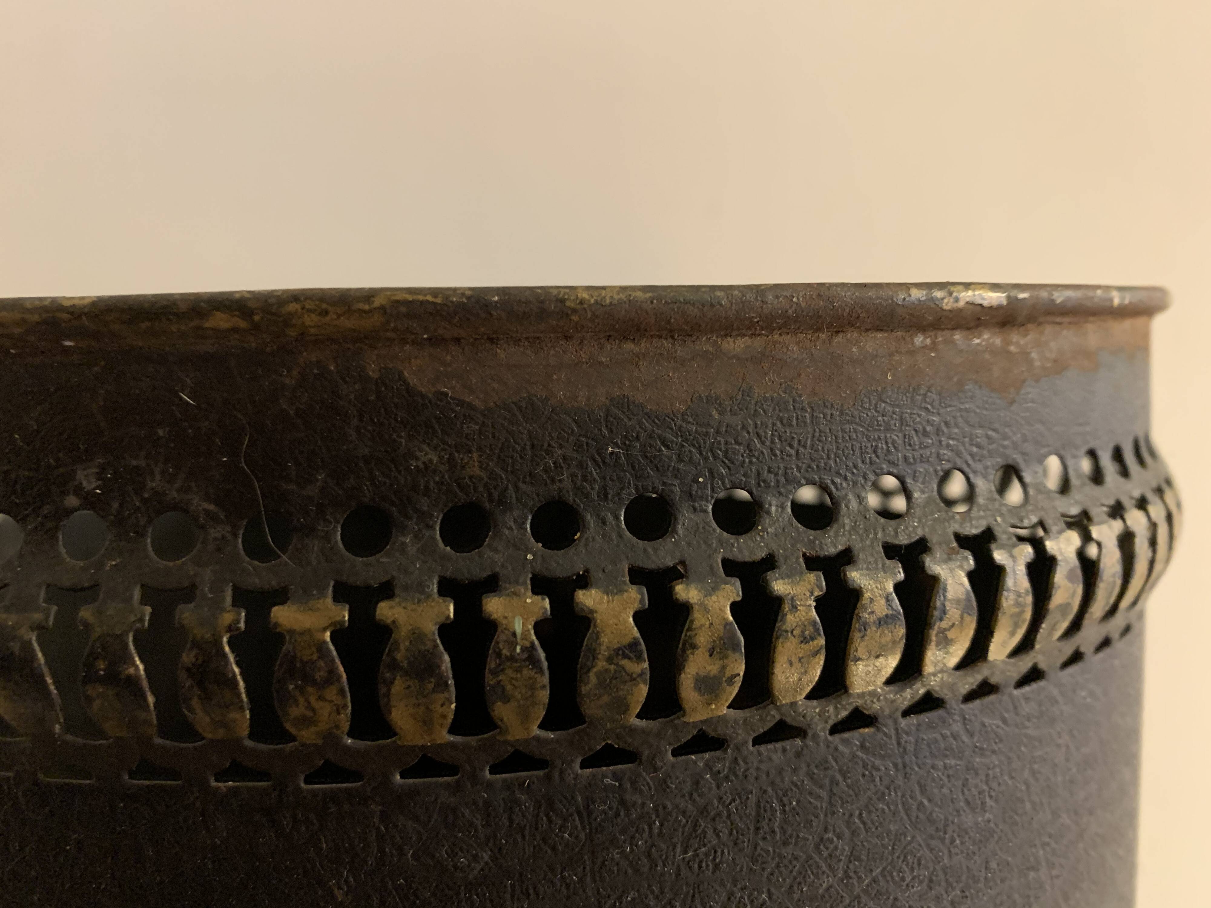 Napoleon III paper basket in leather imitation painted sheet metal