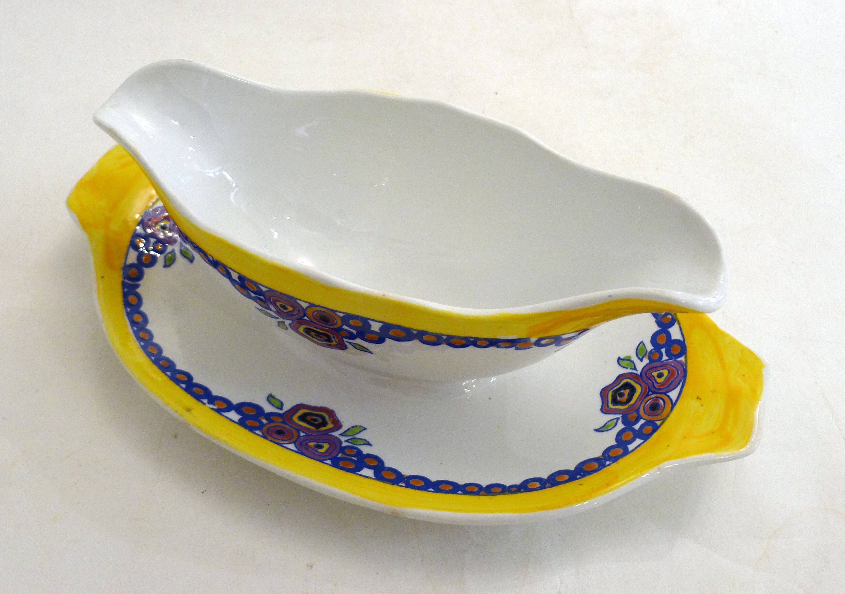 Saucière Art Déco, décor stylisé coloré, faïence Boch la Louvière
