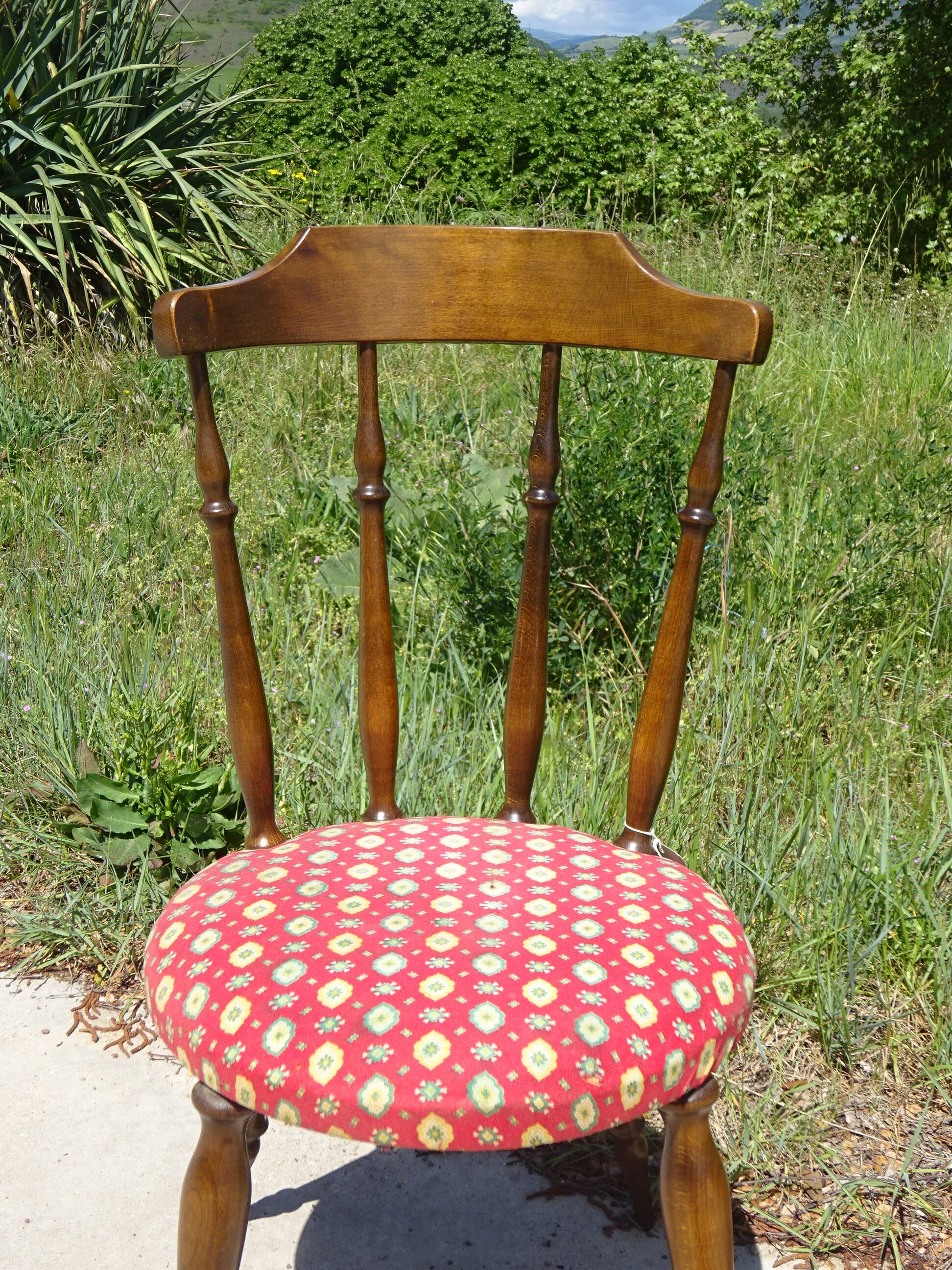 Chairs with splayed legs, vintage models