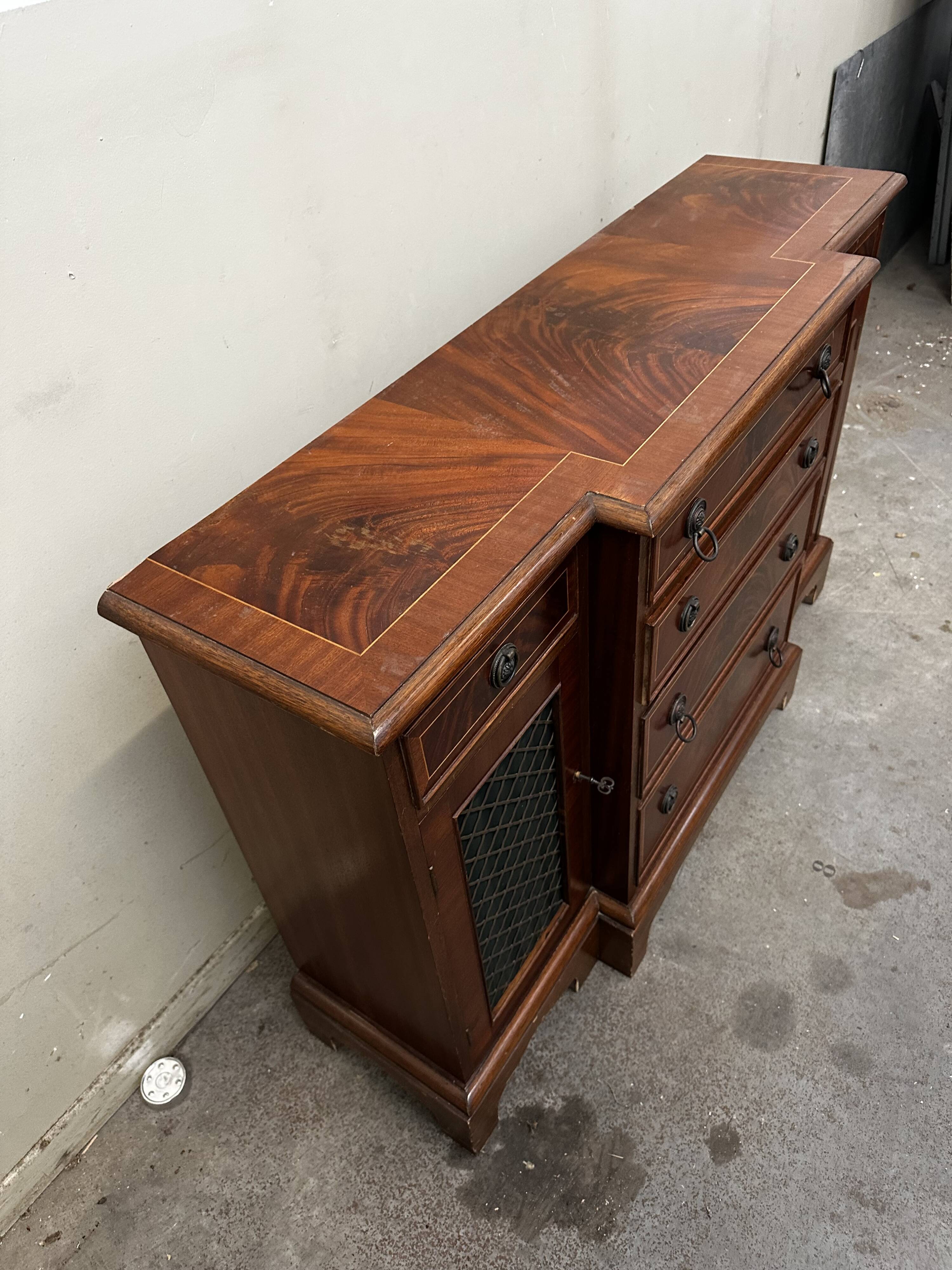 Buffet Anglais en acajou fin 19 e