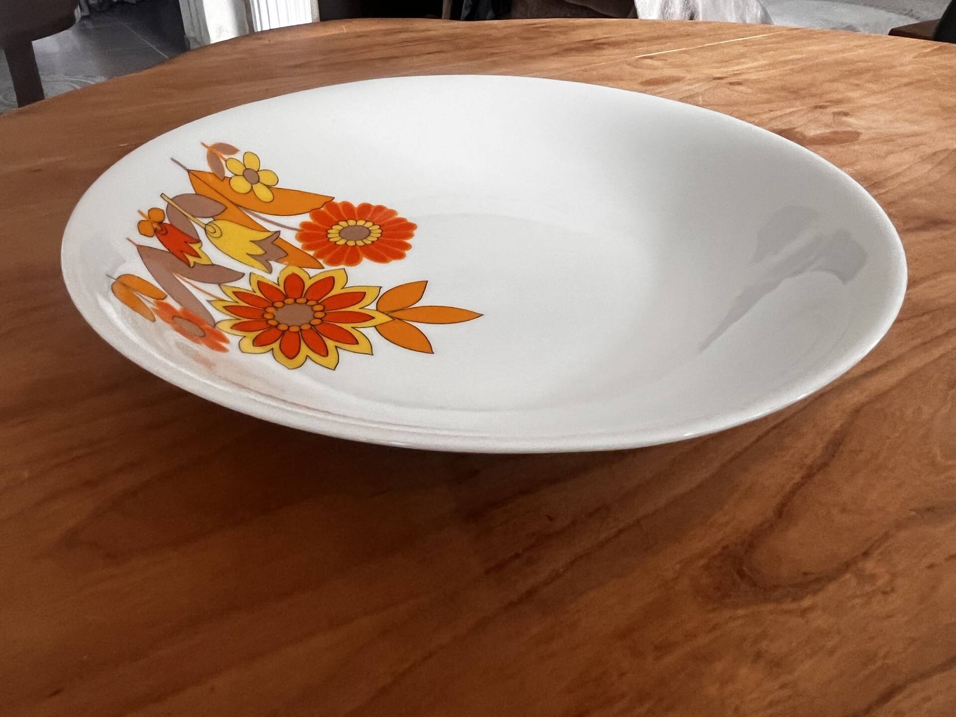 1970s serving dish