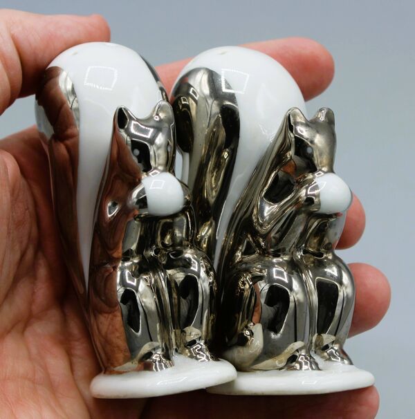 Ancienne paire de saliere sel poivre ecureil art deco porcelaine limoges 19