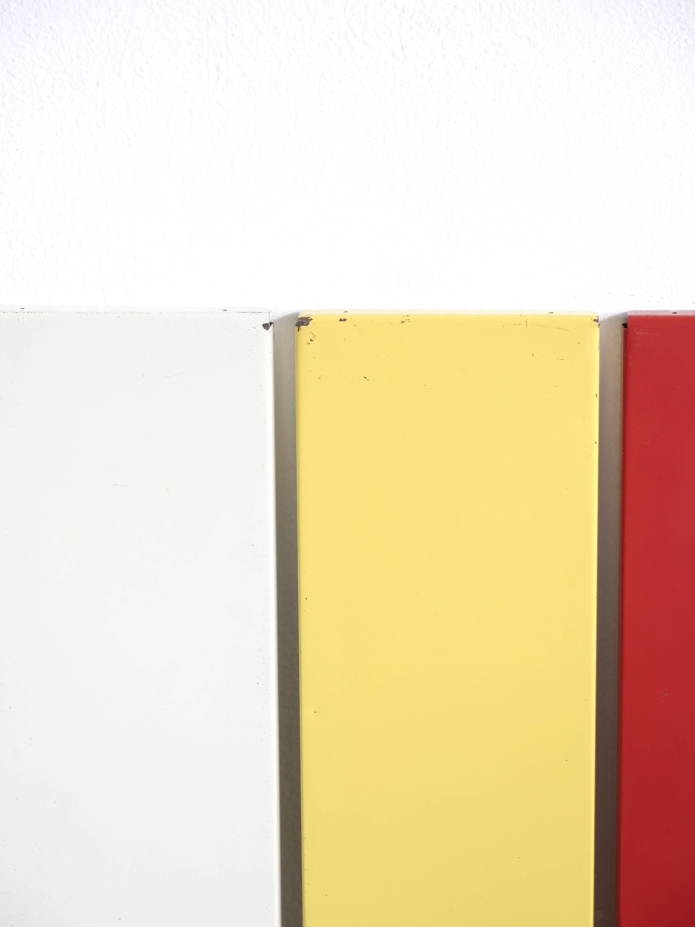 Tomado compact shelf