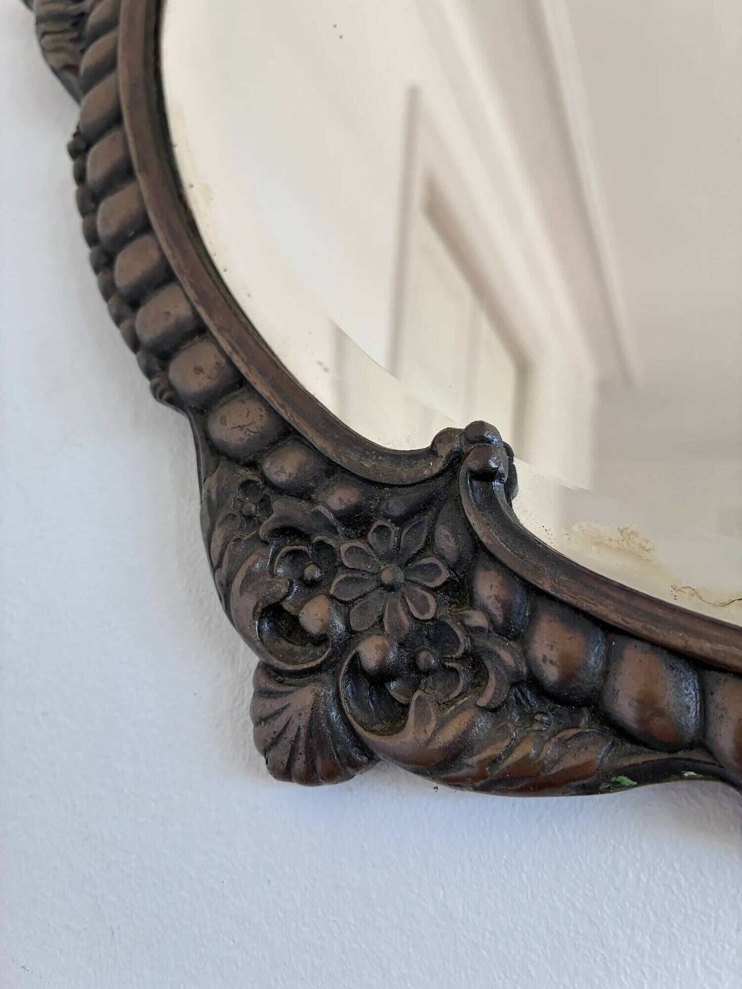 Vintage Italian Baroque Revival round wall mirror
