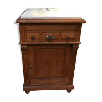 Lavatory with water reserve