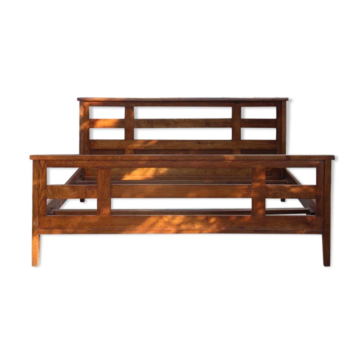 Oak bed by René Gabriel period Reconstruction