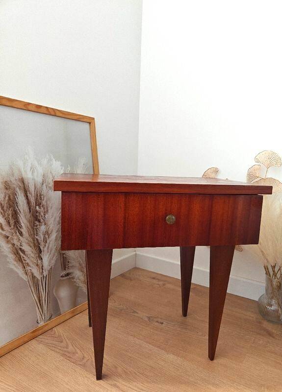 Bedside table / nightstand