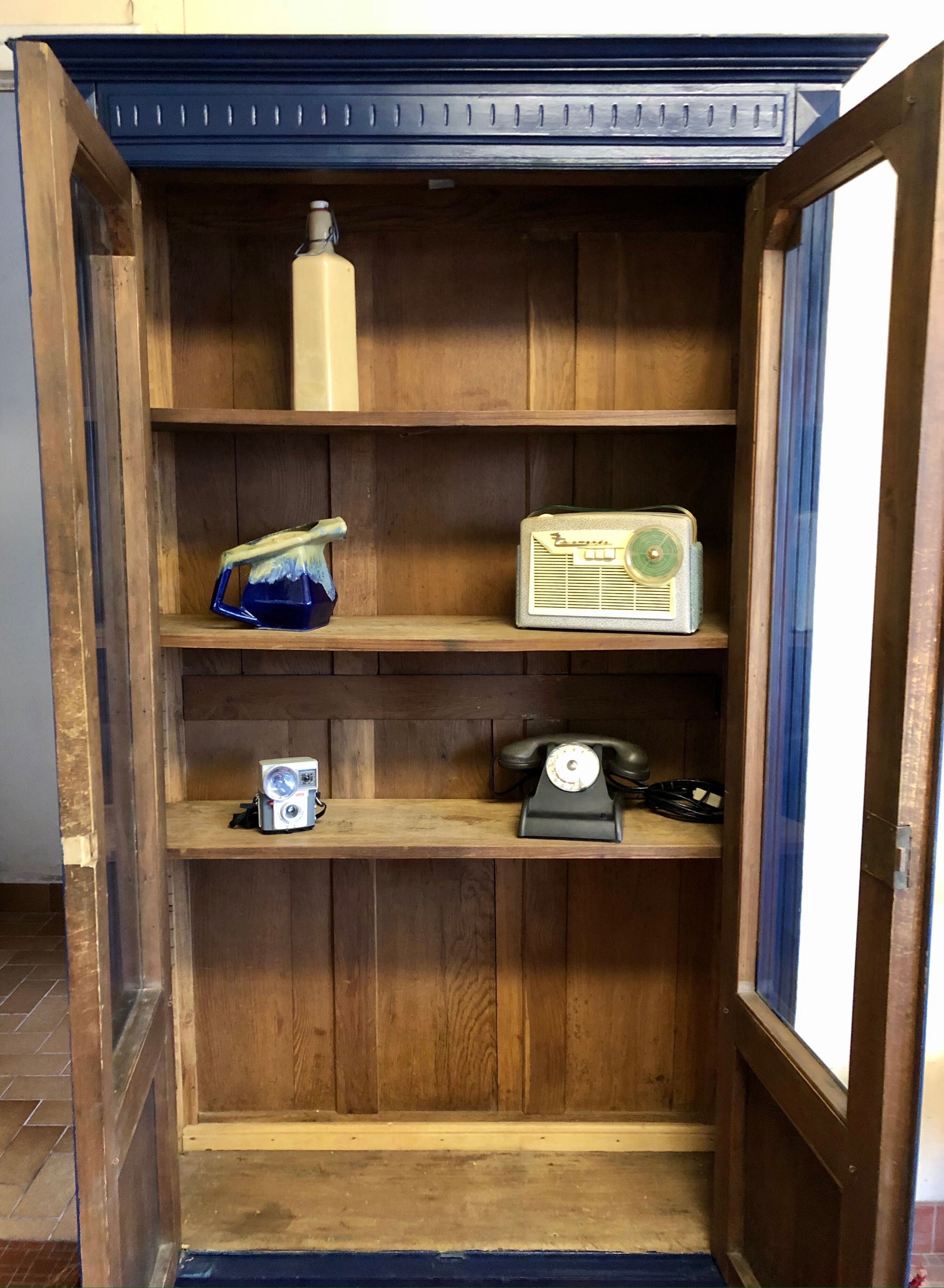 Vaisselier ancien, vitrine en chêne.