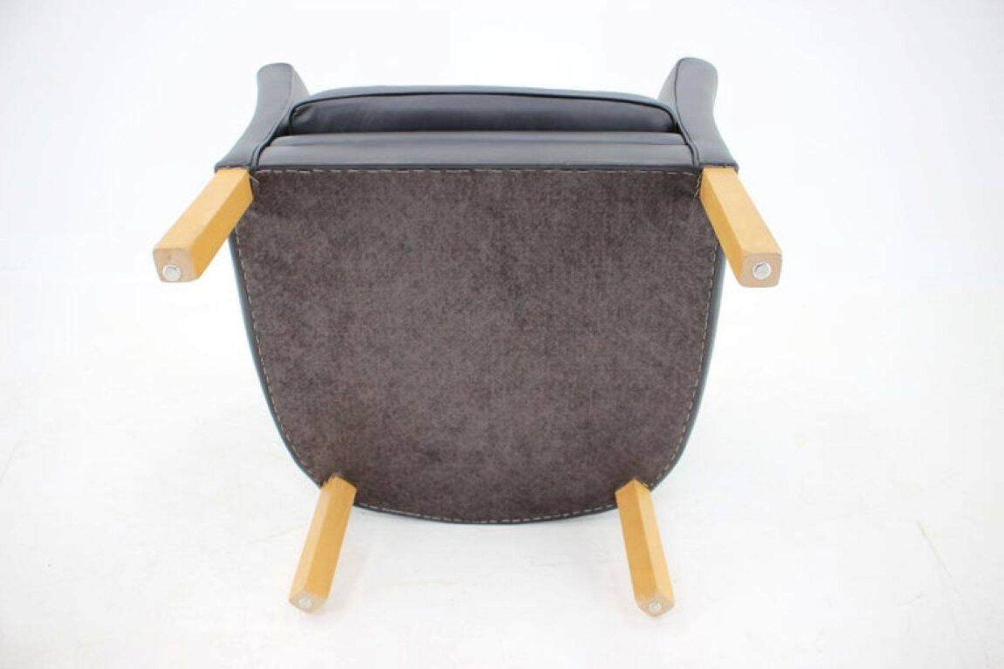Pair of 1970s Mogens Hansen MH80 "Queen Chairs" in Black Leather and Oak